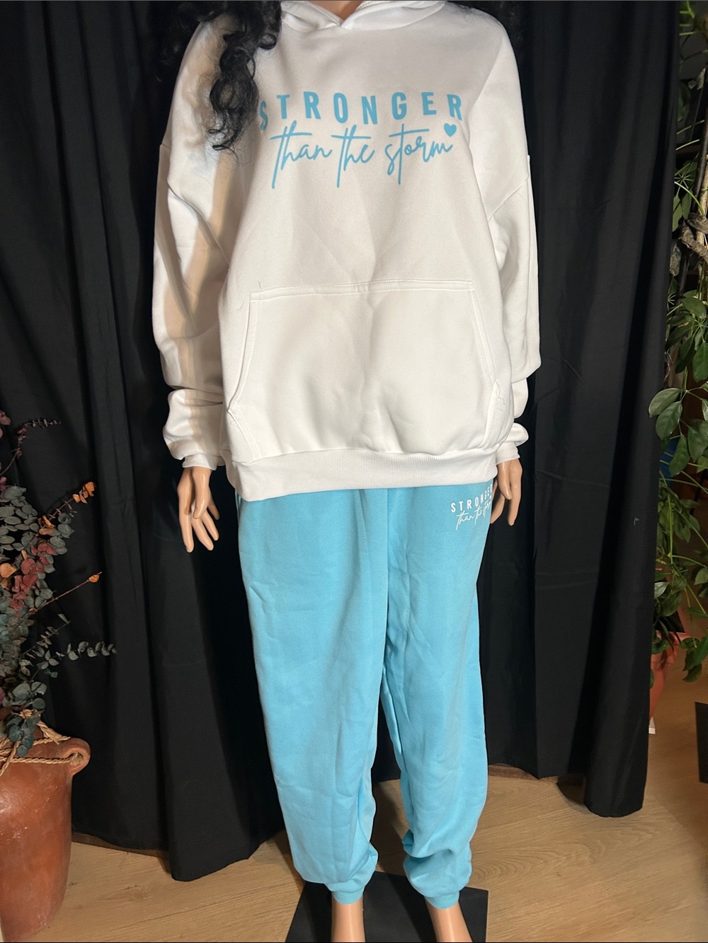 NWOT SWEATSHIRT, SWEATPANTS SET XL